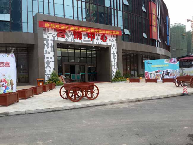 风光带花箱,湖南室外健身器材,湖南室外休闲椅,湖南儿童滑梯,湖南运动场地,长沙人造草皮,长沙室内外运动地板,长沙球场围栏,长沙室外健身器材,长沙室外休闲椅,长沙儿童滑梯,长沙运动场地,长沙多威体育用品有限公司