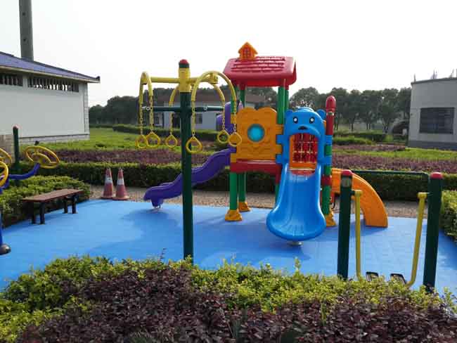G4高速昭山服务区儿童乐园实例,湖南室外健身器材,湖南室外休闲椅,湖南儿童滑梯,湖南运动场地,长沙人造草皮,长沙室内外运动地板,长沙球场围栏,长沙室外健身器材,长沙室外休闲椅,长沙儿童滑梯,长沙运动场地,长沙多威体育用品有限公司